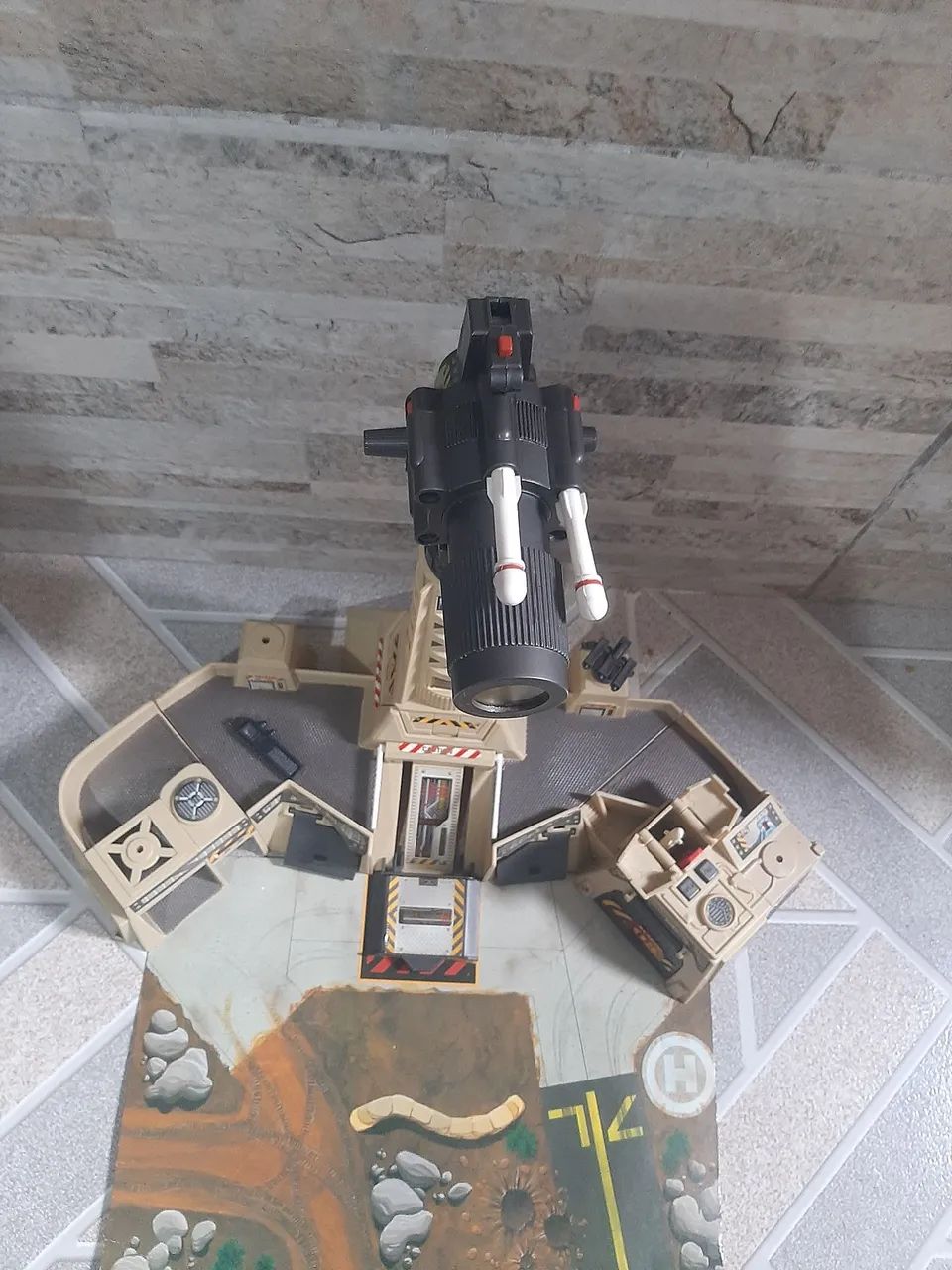 Base militar Galoob Micro Machines Night Attack vitange 1995 - Foto 4