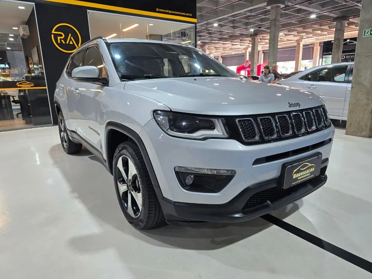 Jeep Compass Longitude 2.0 4X2 Flex 16V Aut. 2017 - Foto 2