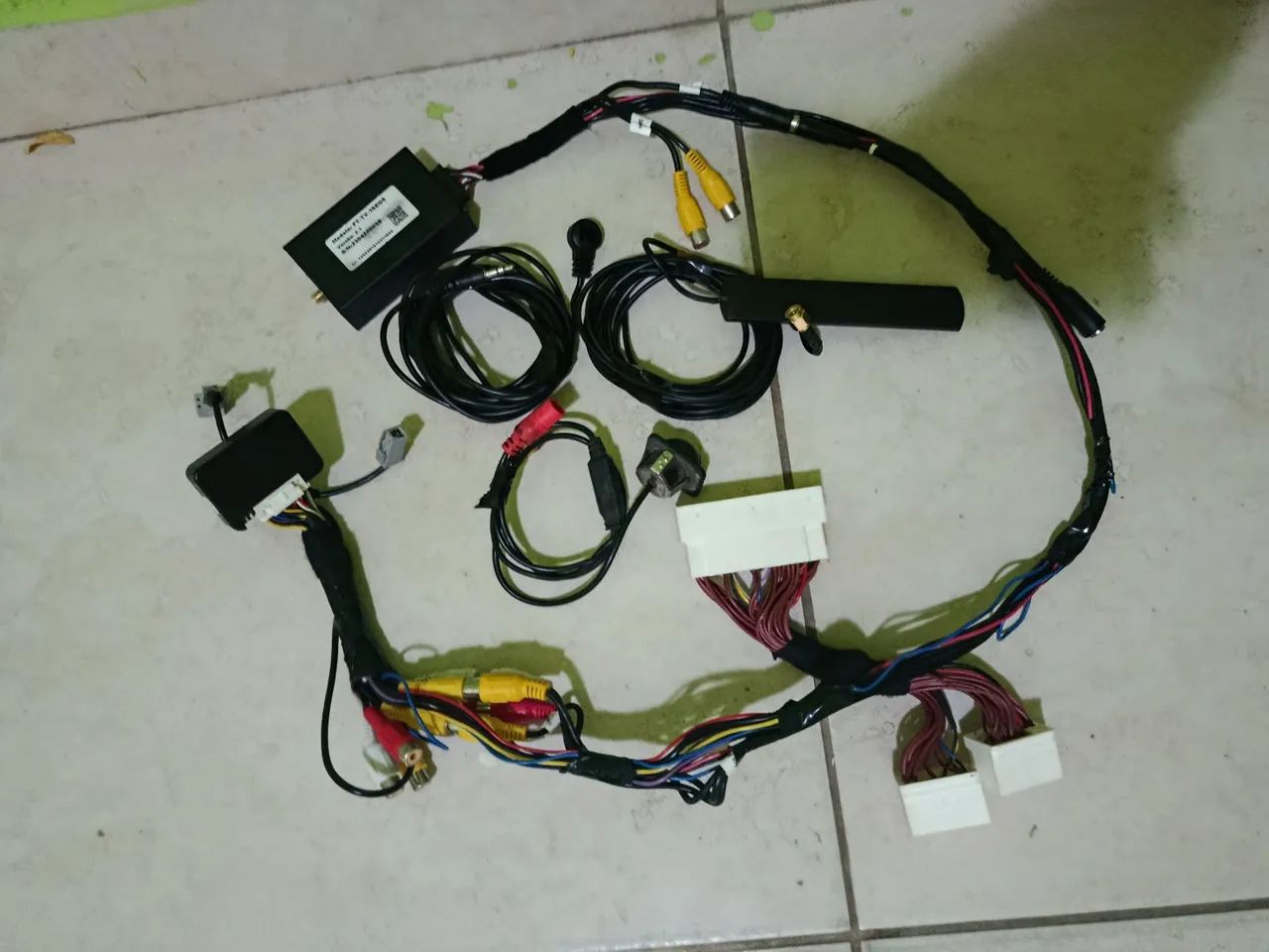 Câmera de ré, interface e receptor de tv