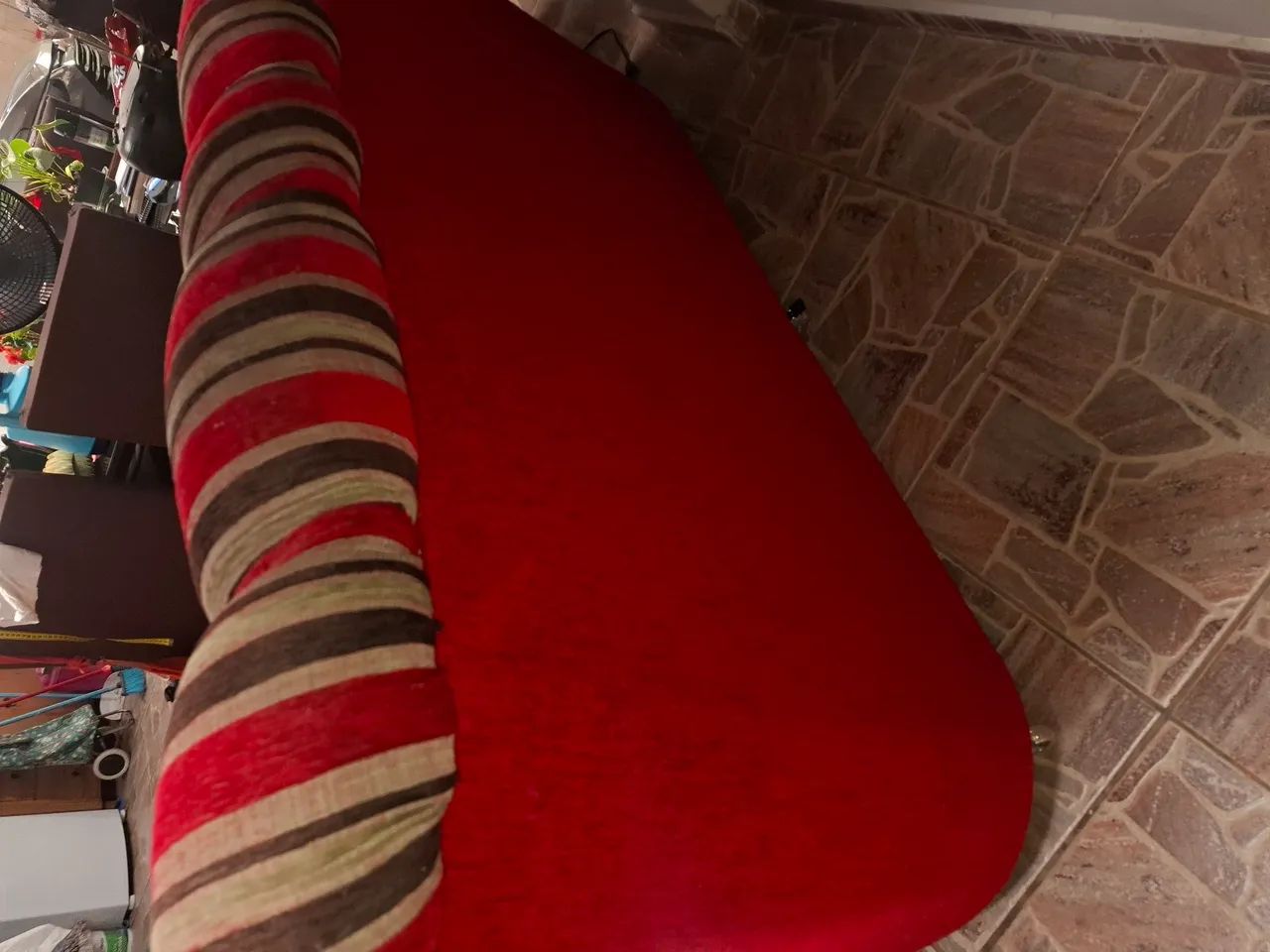 Vendo sofá 3 lugares ,com rodinhas de silicone - Foto 3