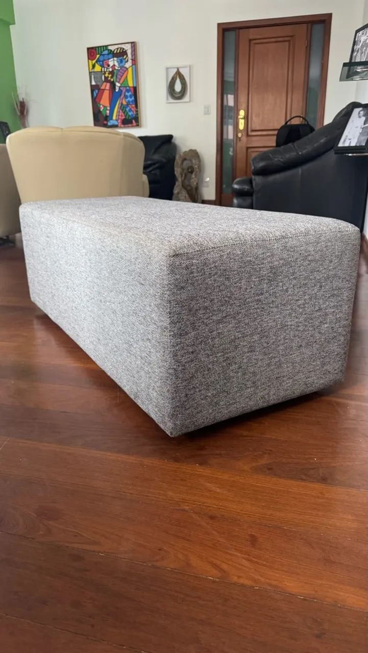 Puff marca LÍDER com rodinhas, na cor cinza, novíssimo, sem detalhes. - Foto 4