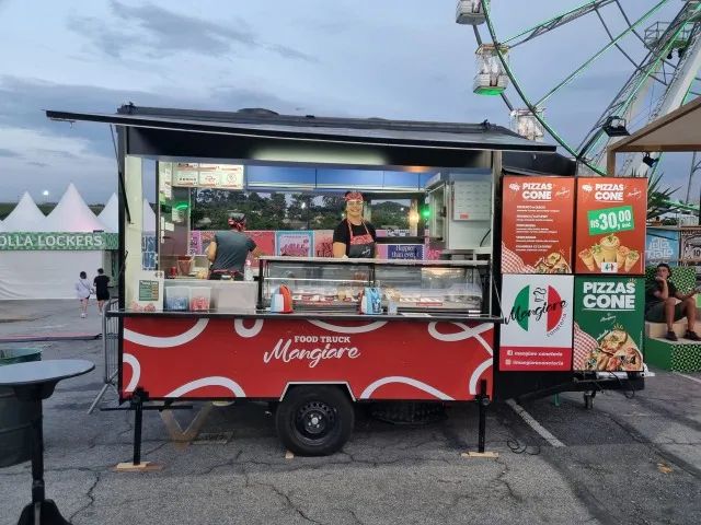 Foodtruck personalizado em ACM 