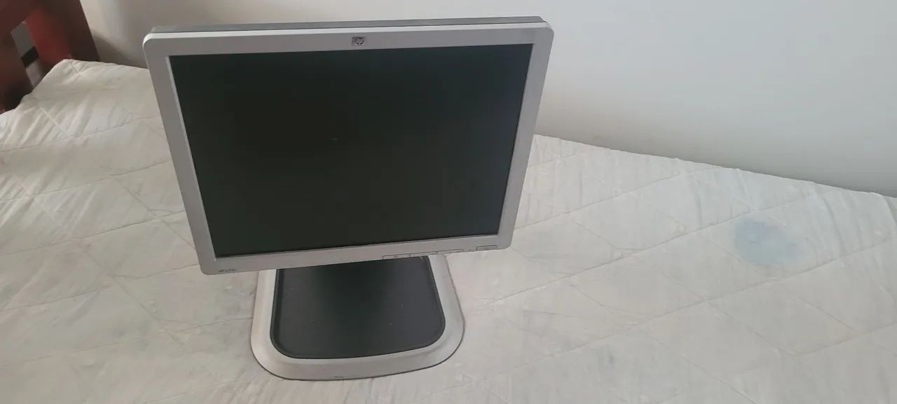 Monitor flexível HP L1750 