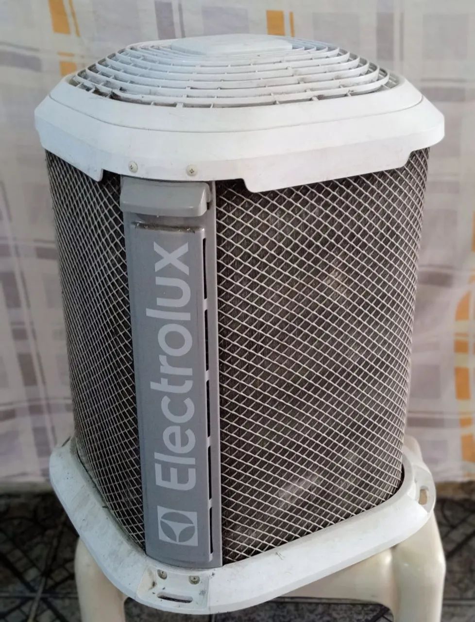 AR CONDICIONADO SPLIT ELECTROLUX SEMI-NOVO  - Foto 2