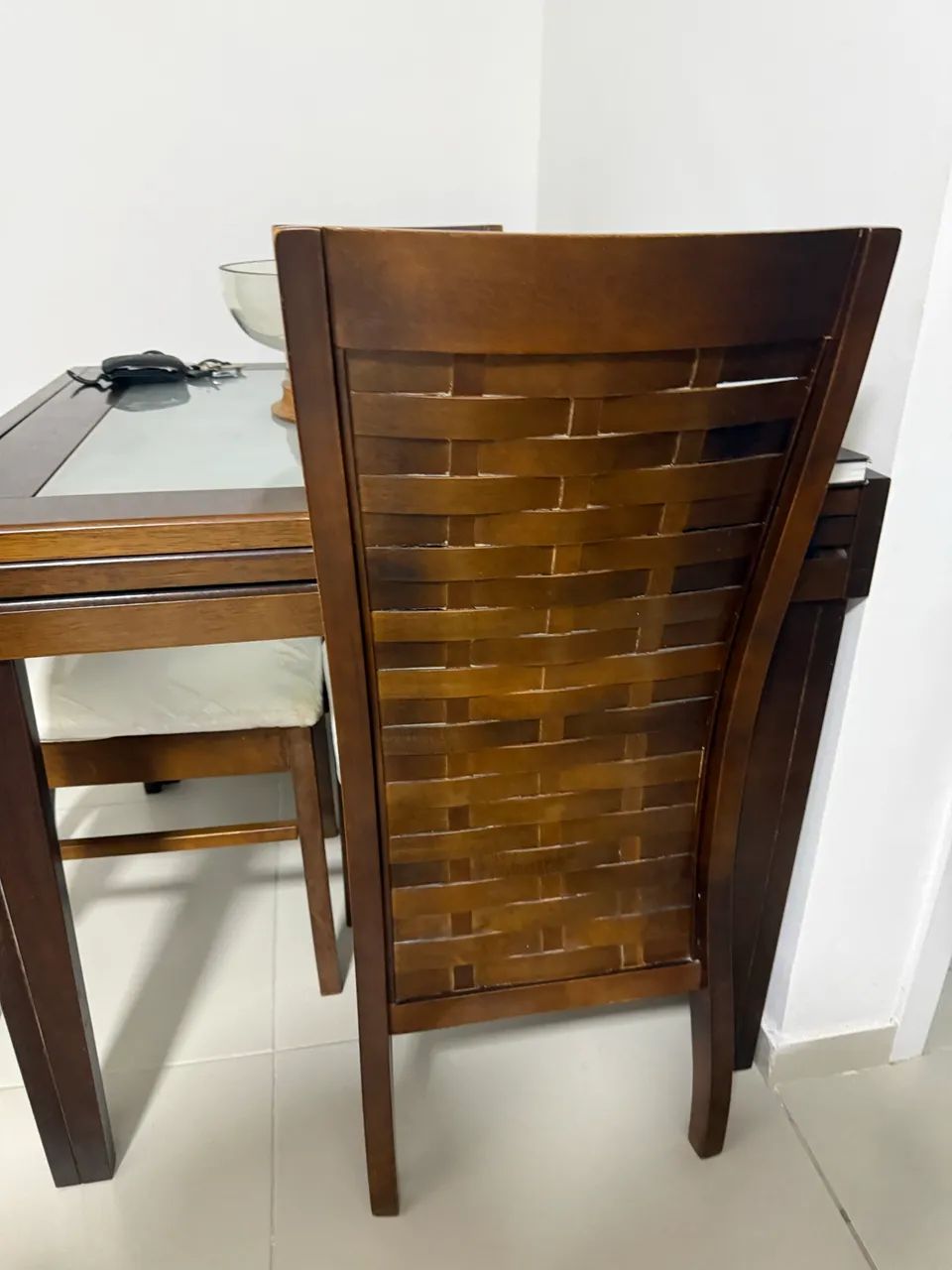 Mesa com três cadeiras  - Foto 2