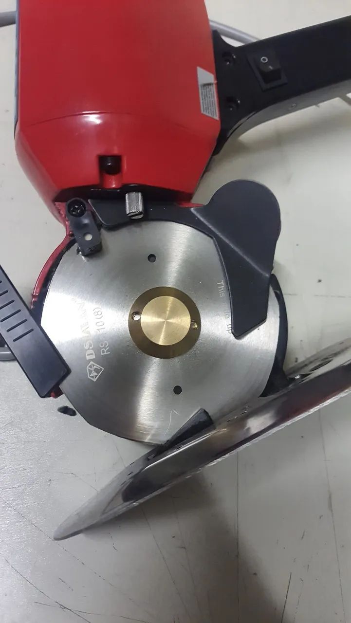 Maquina de corte de tecido 110v  - Foto 3