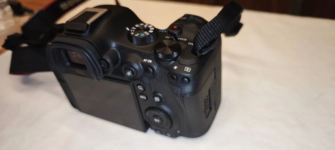 Camera Canon EOS R6 Mark III - Foto 3