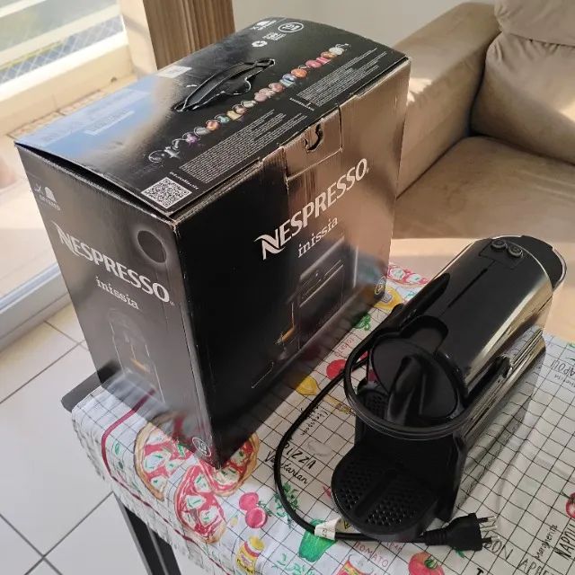 Cafeteira Nespresso Inissia D40. Preto. 110V.