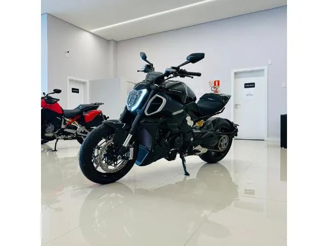 DUCATI DIAVEL V4 - Foto 2
