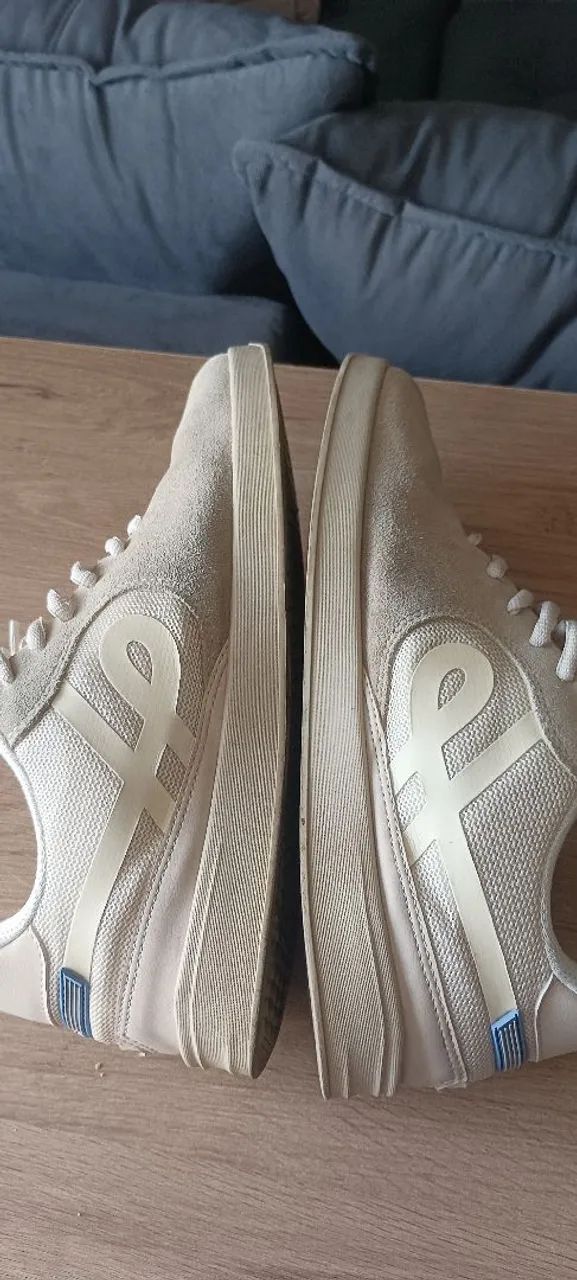 Tenis da marca Öus 