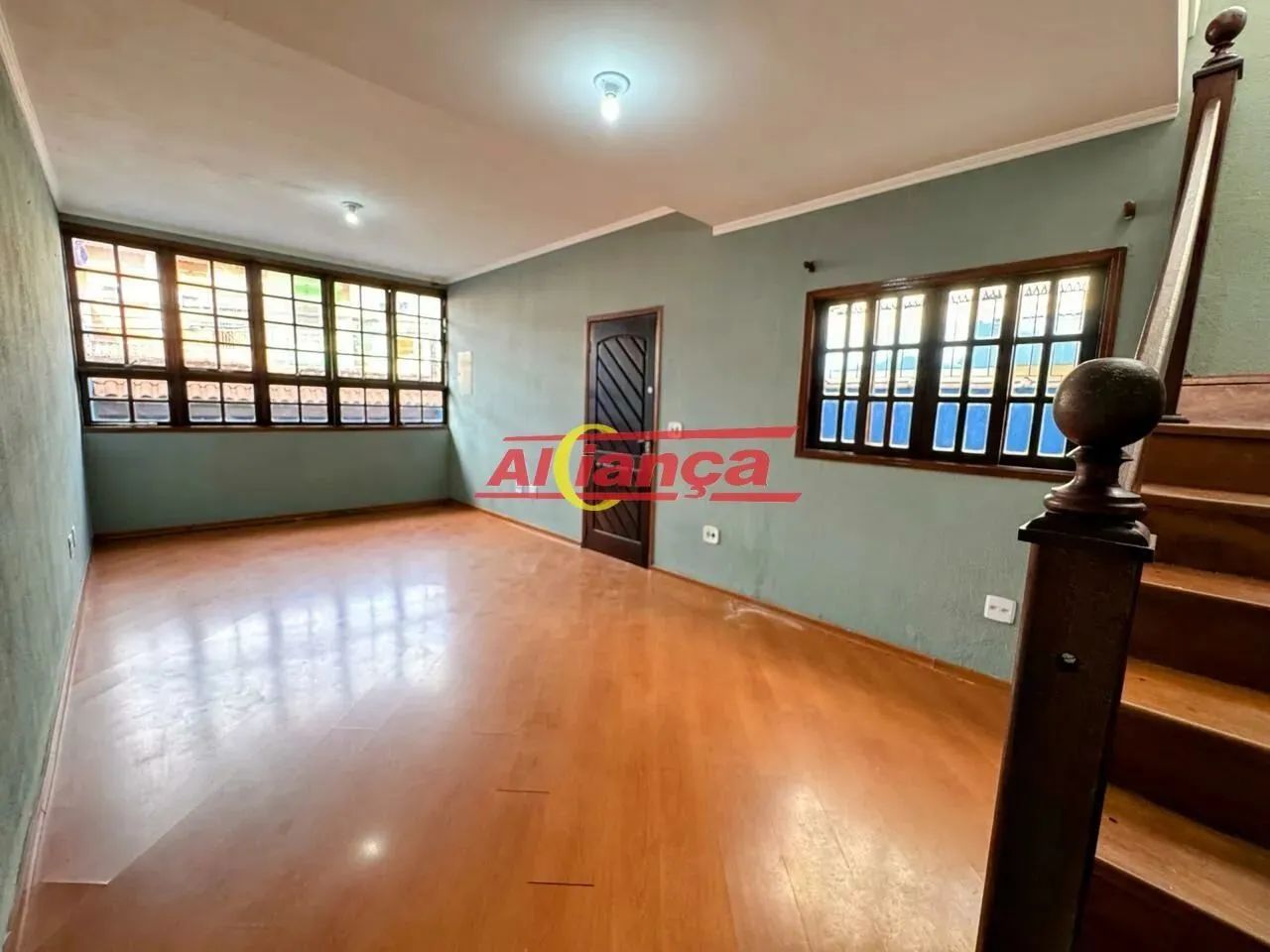 SOBRADO Á VENDA COM 3 SUÍTES + EDÍCULA no JARDIM SANTA MENA em GUARULHOS/SP - Foto 3