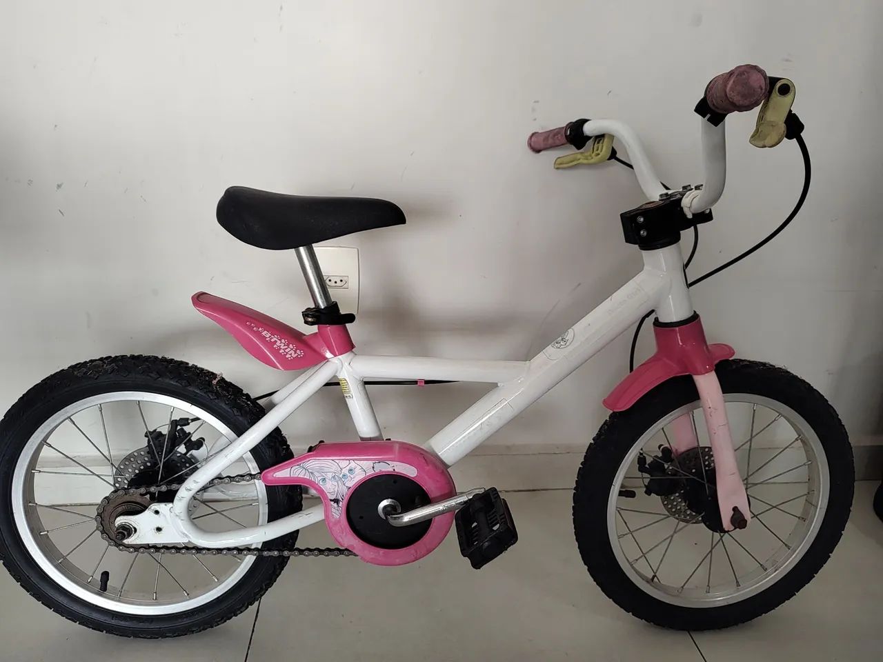 Bicicleta infantil btwin aro 16 freio a disco  - Foto 2