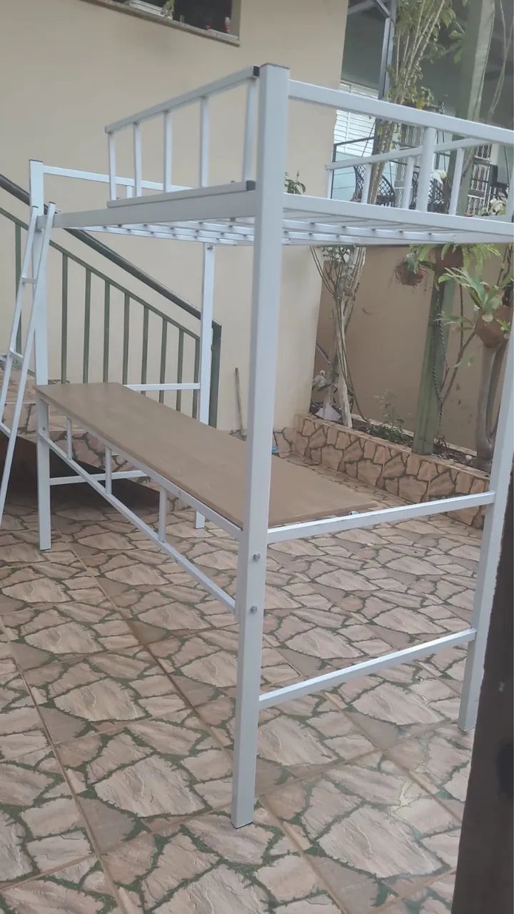 Cama suspensa com escrivaninha  - Foto 5