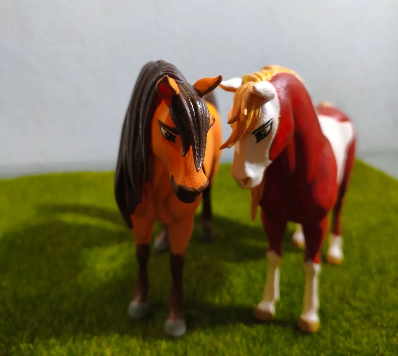 Cavalo de resina miniatura 