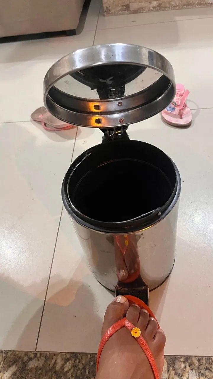 Lixeira Inox com Cesto 5 Litros + Pá de brinde - Foto 3