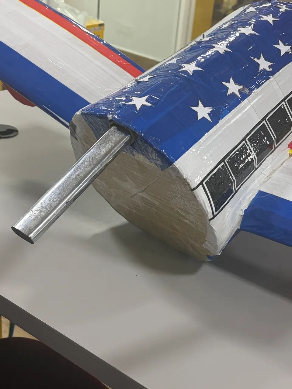 AVIÃO DE PAPELÃO  - Foto 4