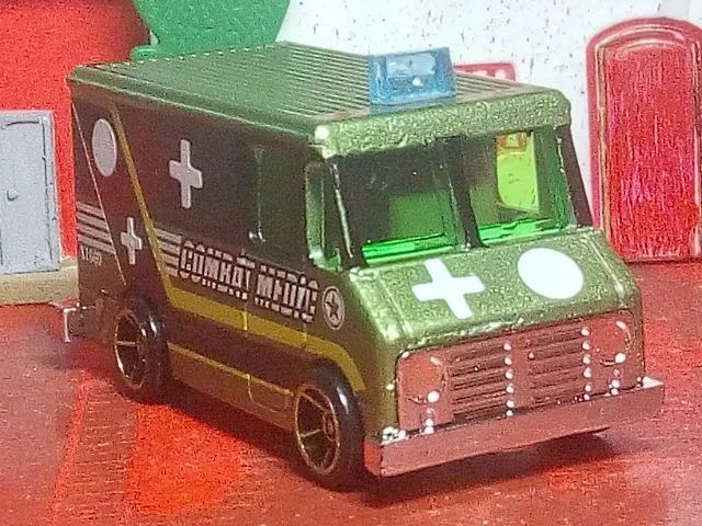 LOTE MINIATURAS DE FURGÕES HW E MAISTO. - Foto 2
