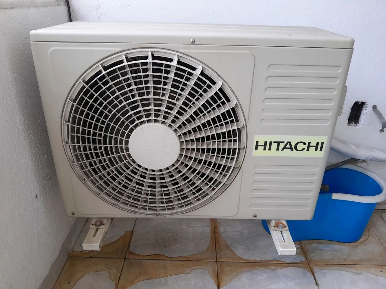 SPLIT HITACHI 9.000 BTUS 220V  - Foto 2