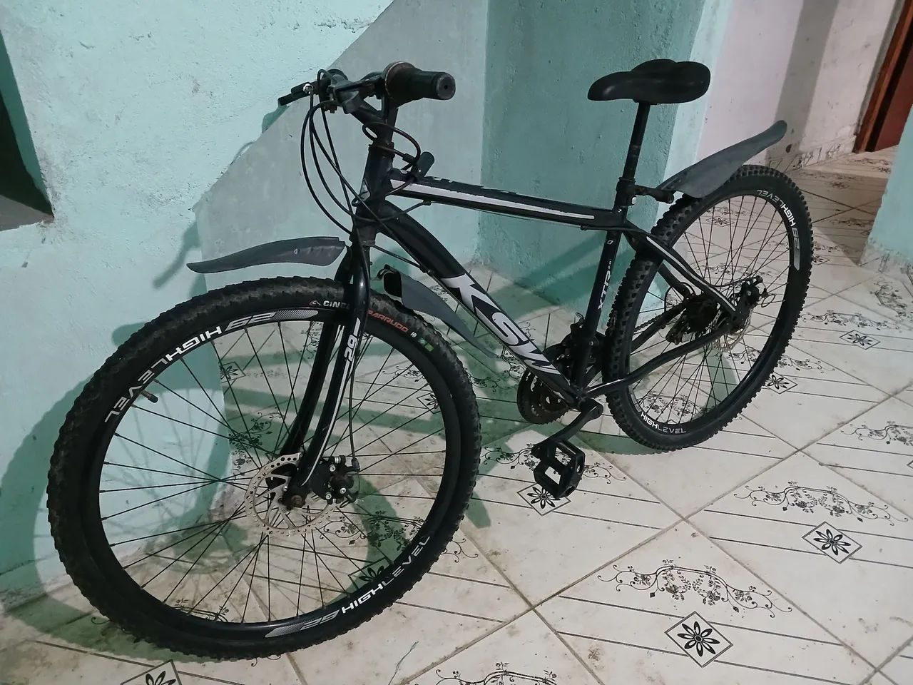 Bicicleta aro 29 usada - Foto 3