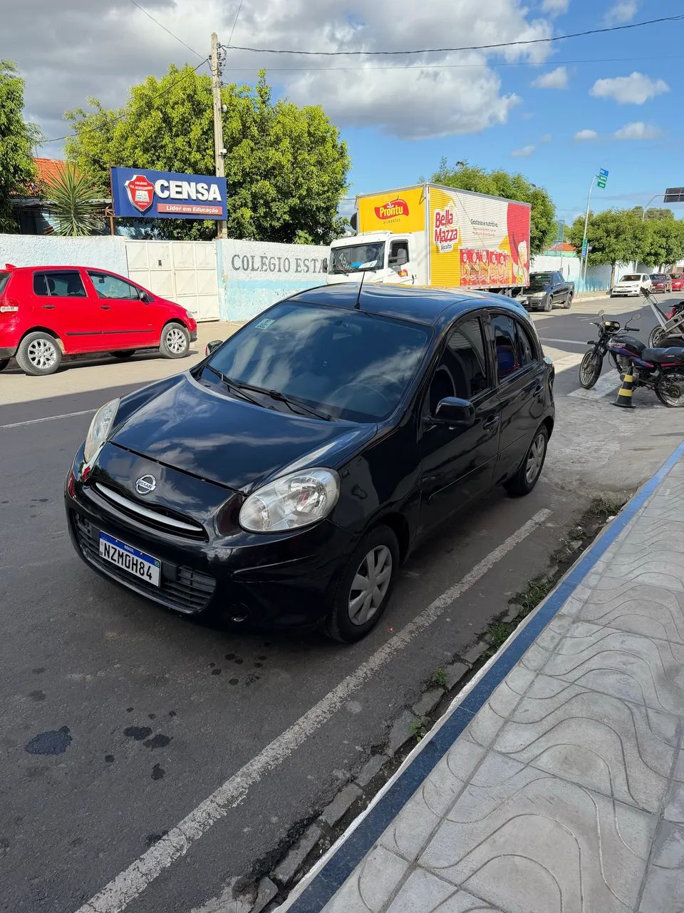 Nissan March 2012
