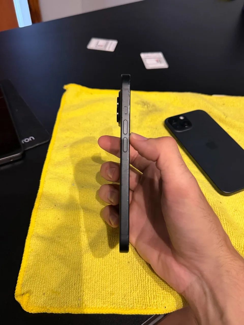 iPhone 15  - Foto 2