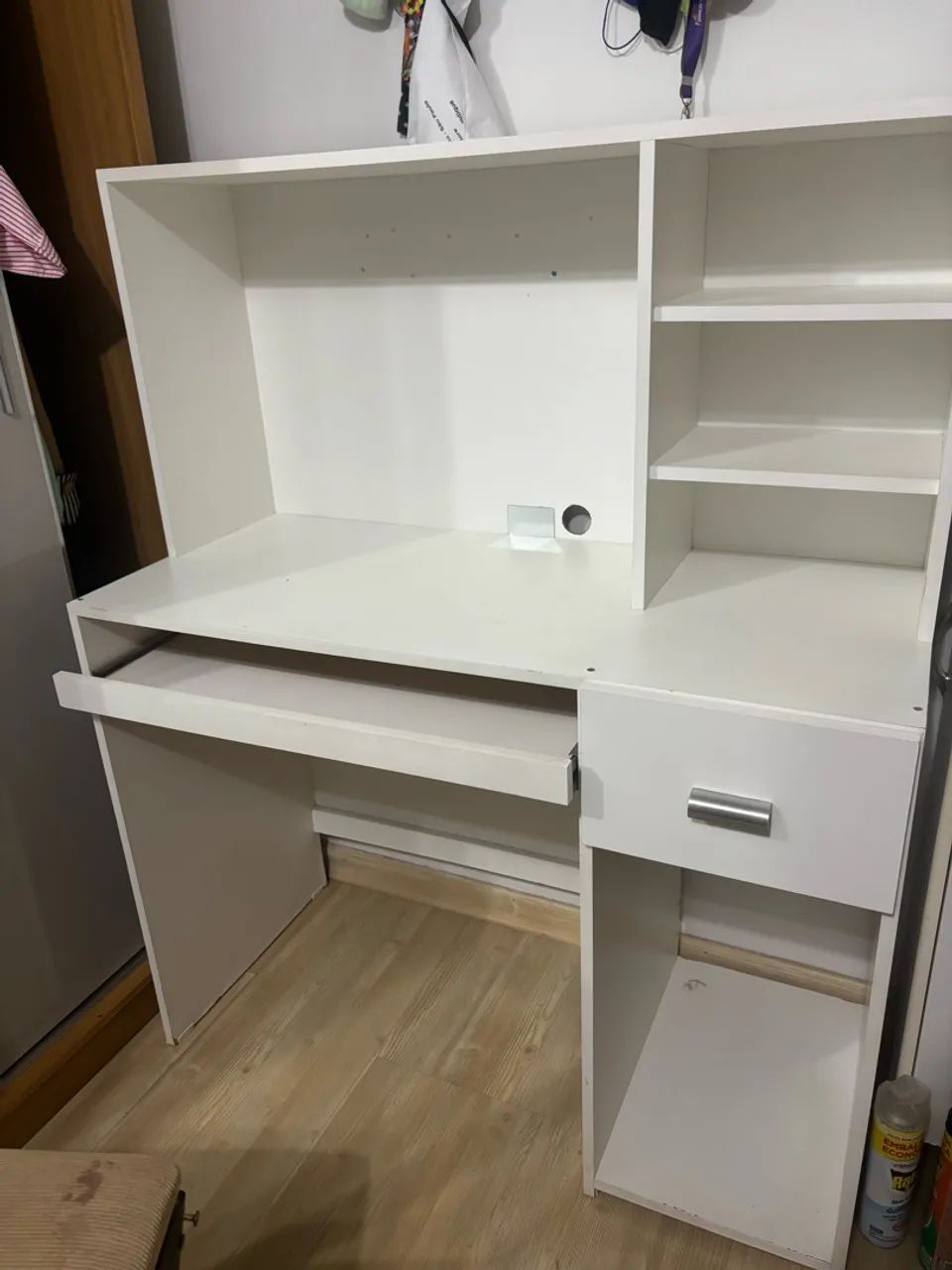 Vende-se escrivaninha 