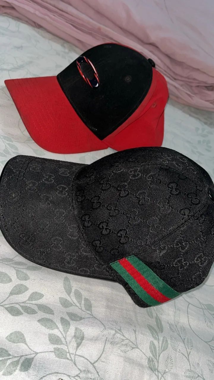 2 bonés vermelho e preto ori  - Foto 2