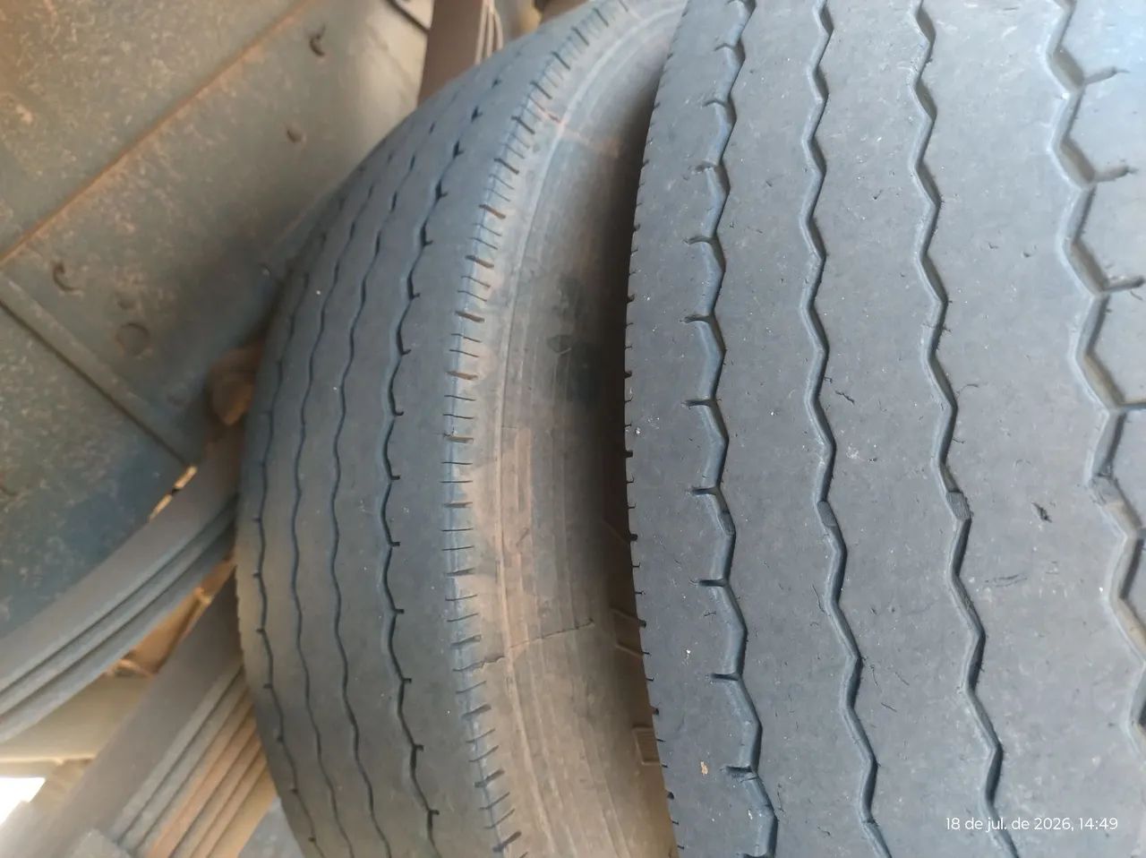 Pneus 215/75 aro17,5 - Foto 5