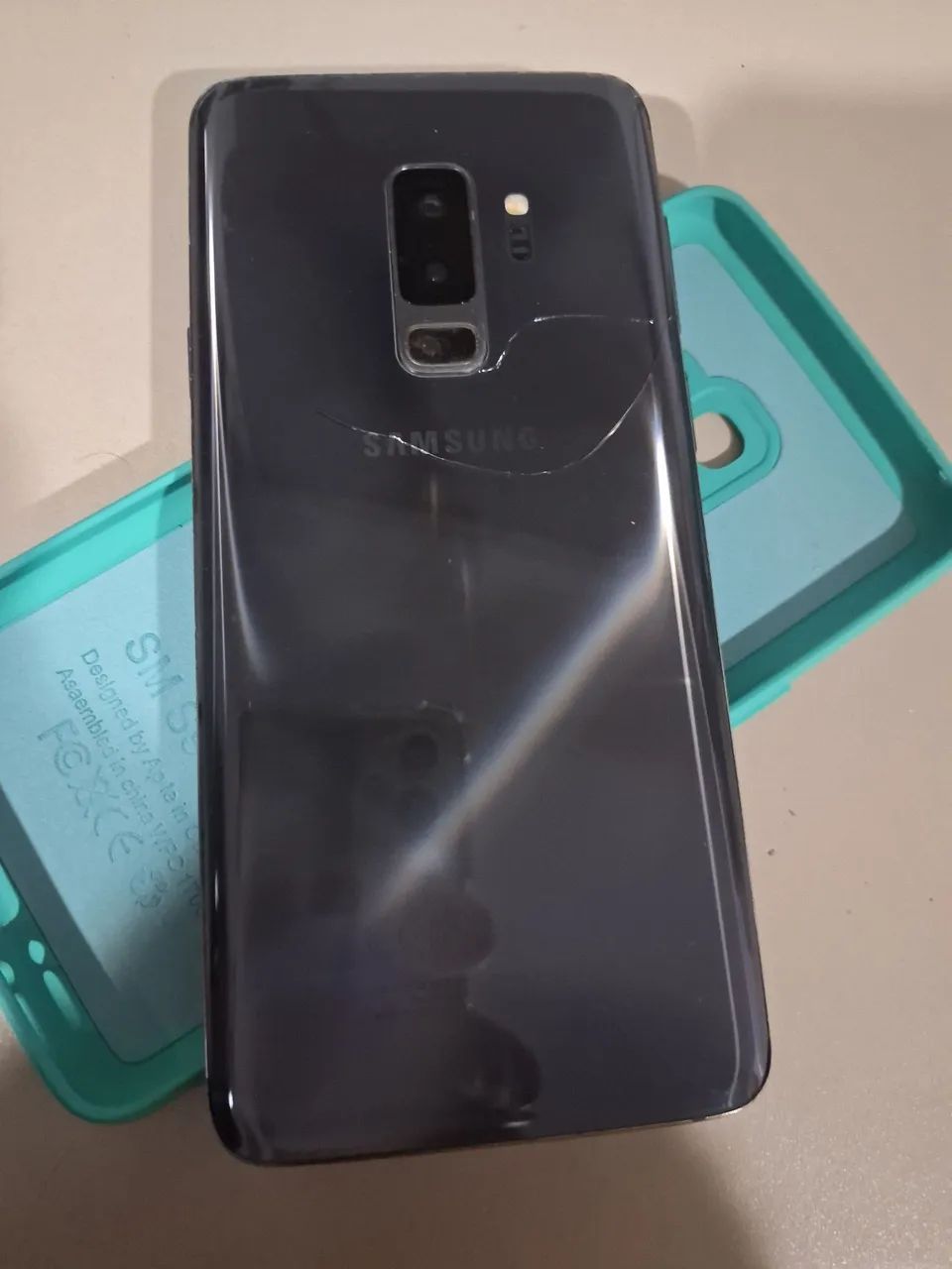 Vendo Samsung S9 Plus 128GB, Com Listras Na Tela  - Foto 4