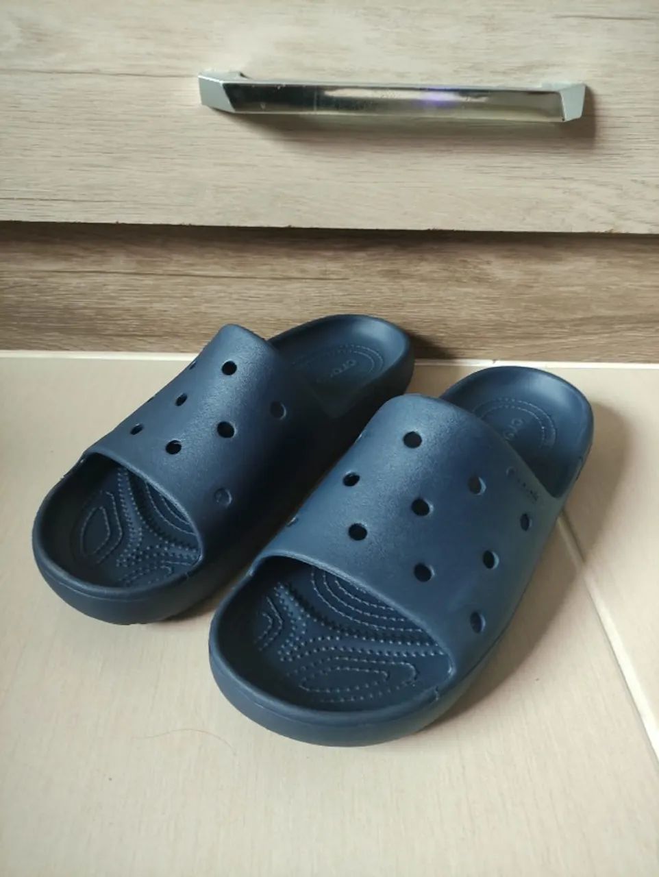 crocs classic slide v2 navy - m10