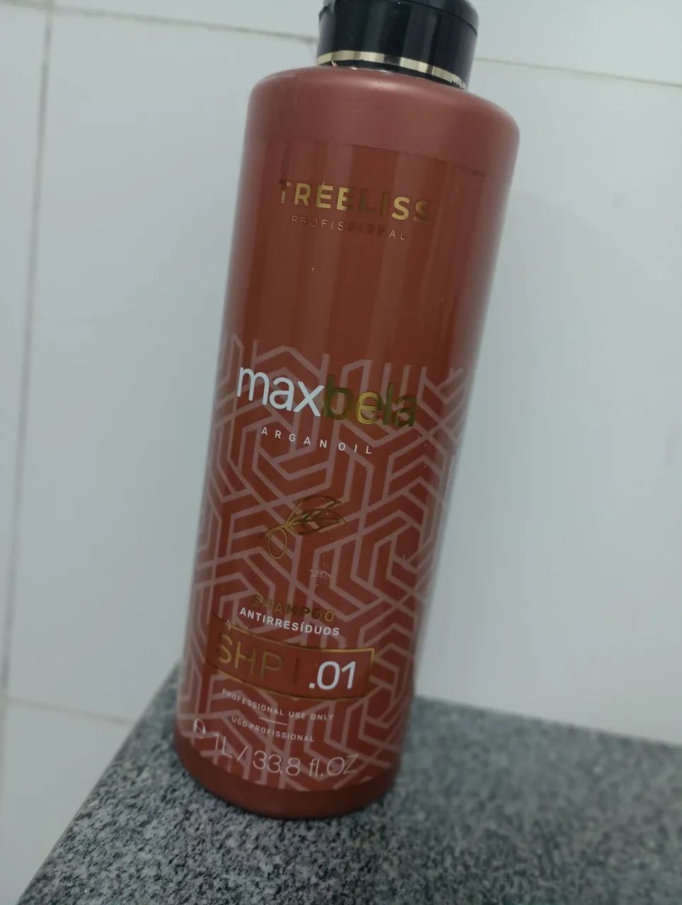 NA COMPRA DE SHAMPOO ANTIRRESIDUO E FIXADOR, GANHA BRINDE+MAKE?
