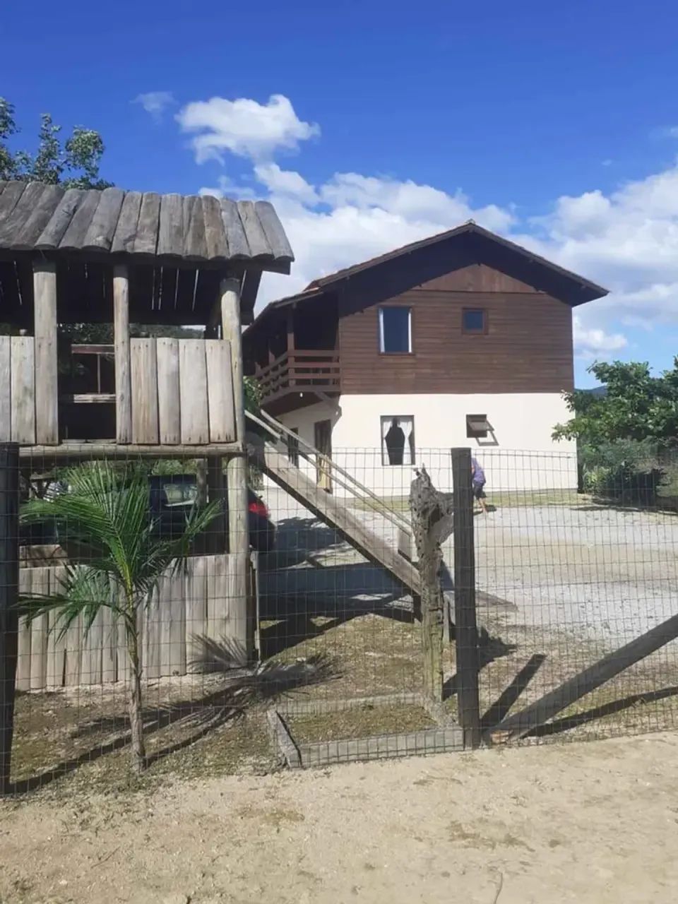 Imóvel para venda possui 140 metros quadrados com 4 quartos - Foto 2