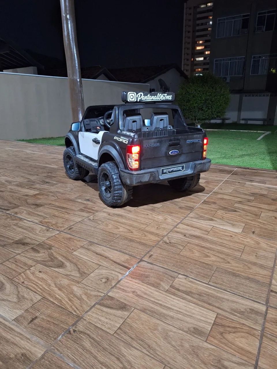 Carro elétrico de brinquedo - Foto 3