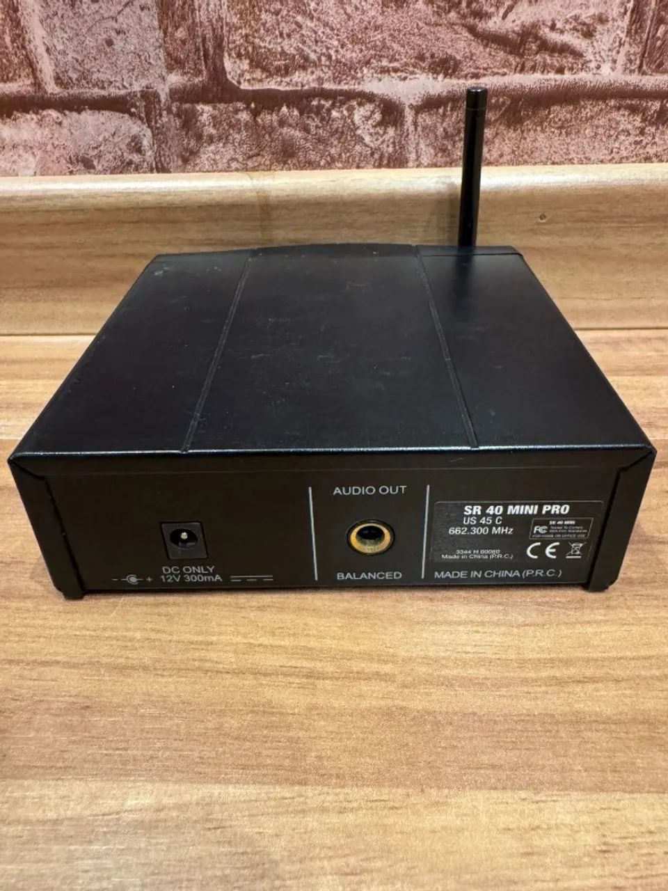 Microfone Sem Fio AKG WMS40 Mini Vocal Set Profissional - Foto 2