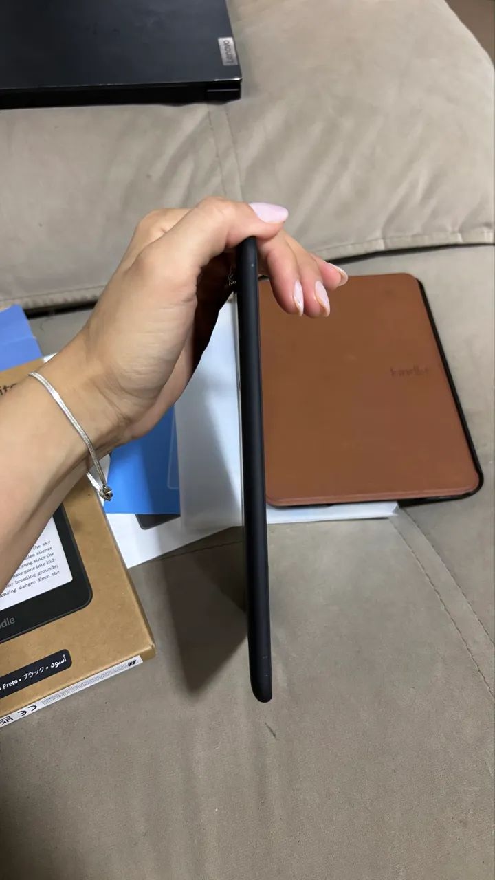 Kindle Paperwhite 16GB (12ª Geração) - Sem marcas de uso + Capa