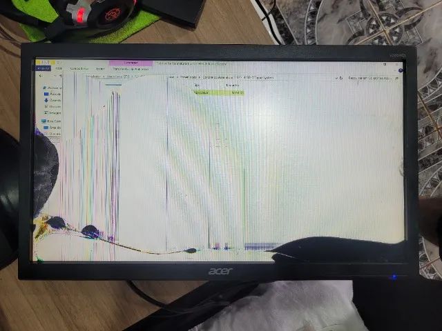 Monitor Acer V206HQL - LCD Trincado