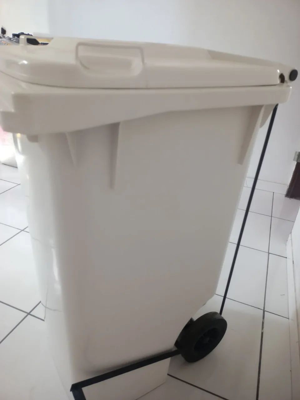 Carrinho coletor 240L
