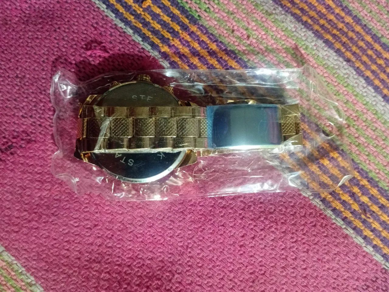 Relógio masculino dourado*novo*! - Foto 2