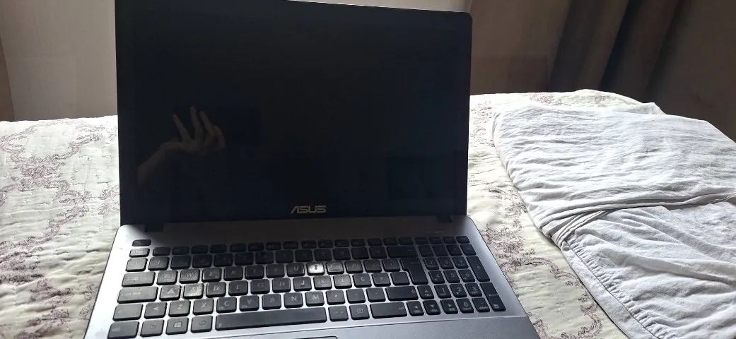 Vendo  NOTEBOOK ASUS X550LD CORE i7 usado,  - Foto 2