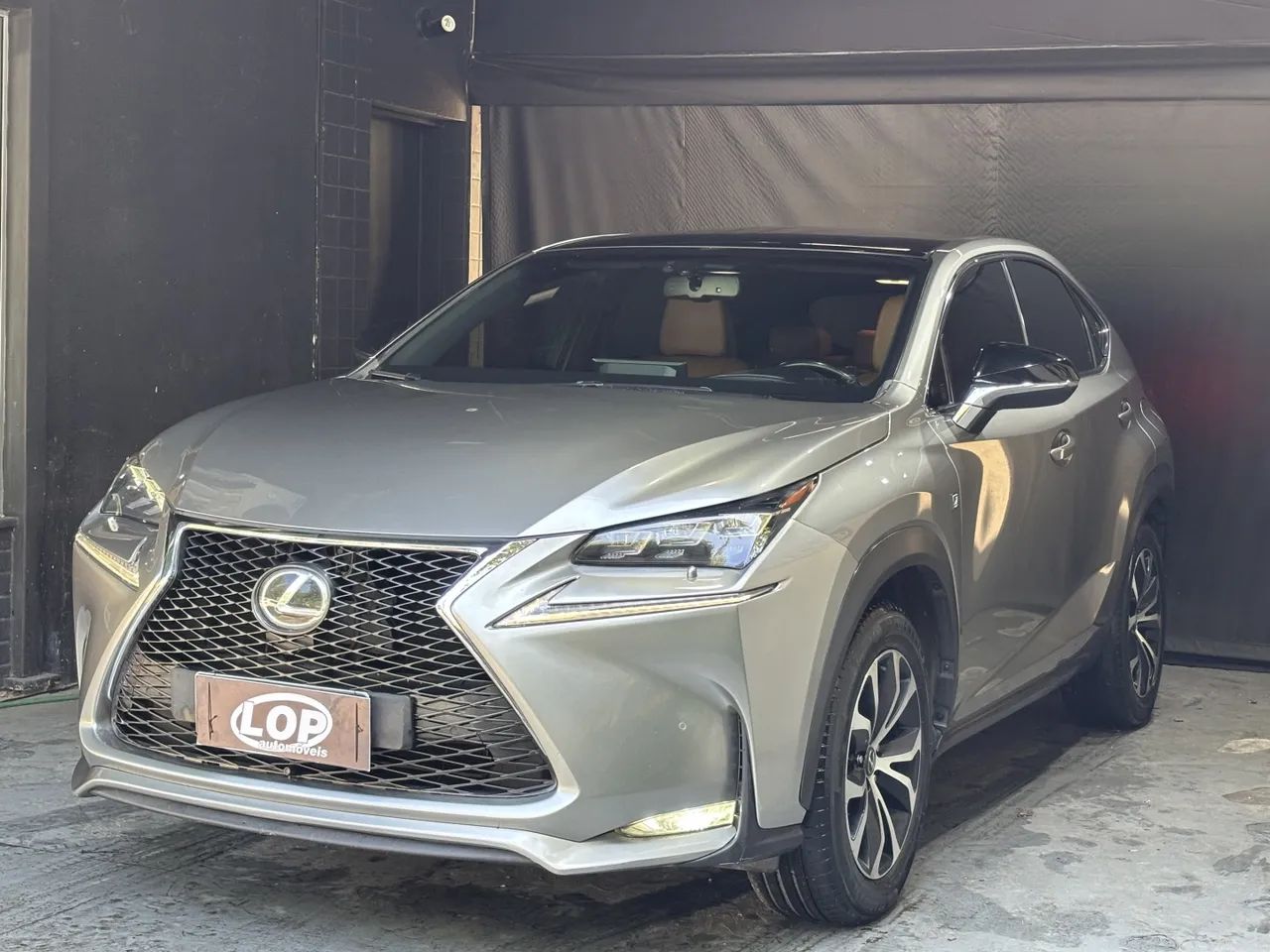 Lexus NX-200t F-sport 2.0 16V 238cv Aut., foto 5 de 10