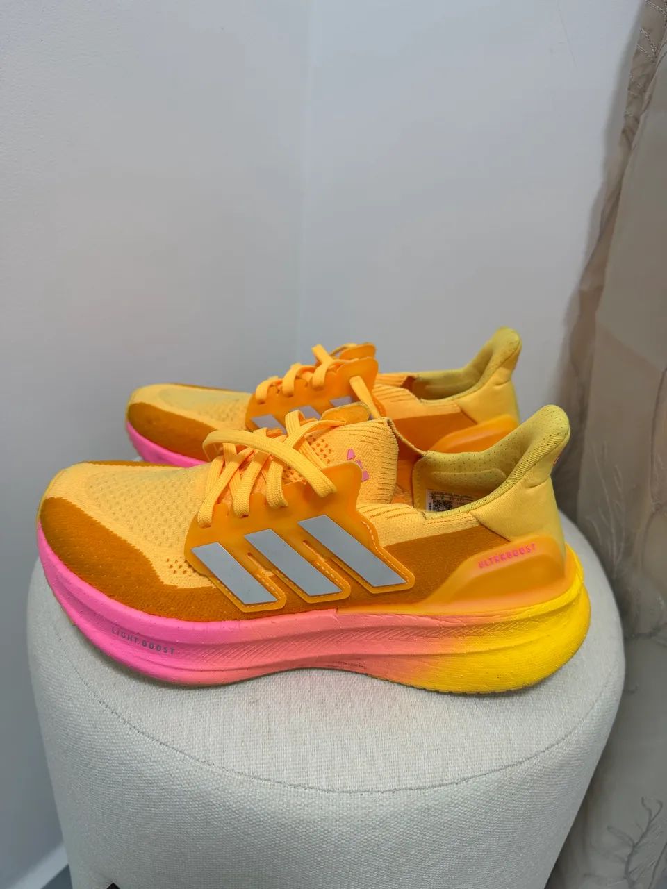 Tênis Adidas UltraBoost  - Foto 4
