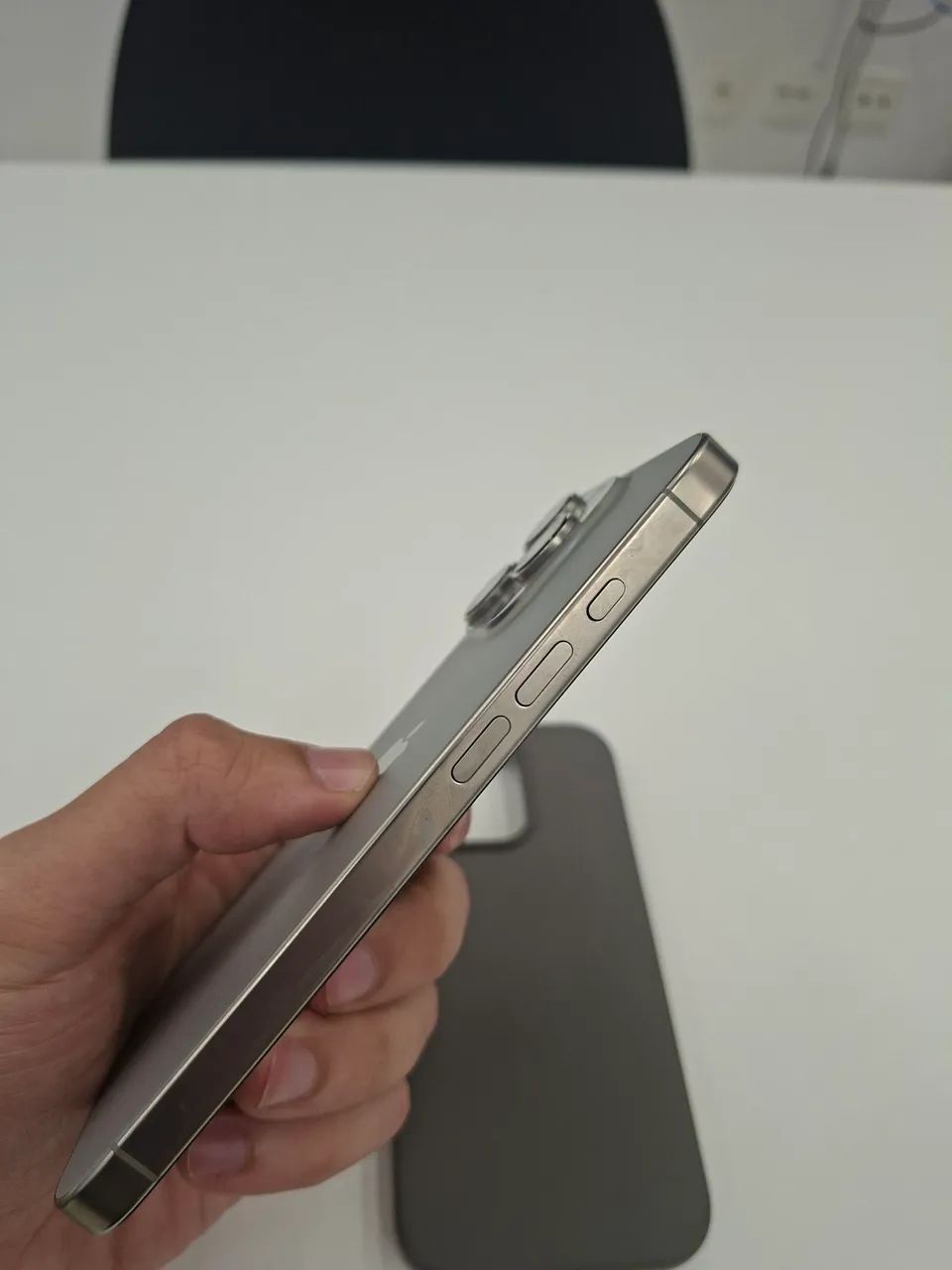 IPHONE 16 PRO - Foto 3