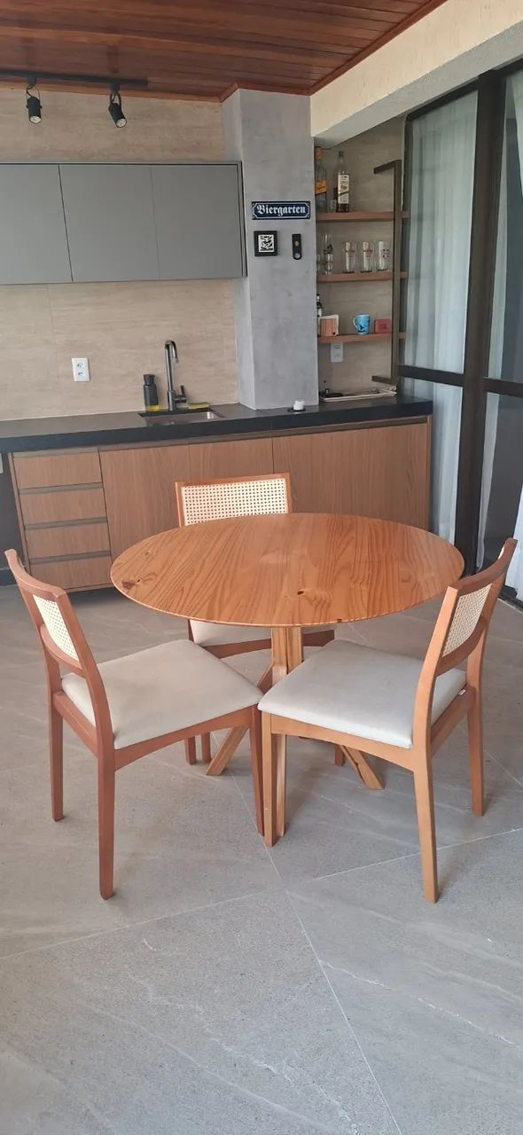 Conjunto mesa e cadeira TokStok
