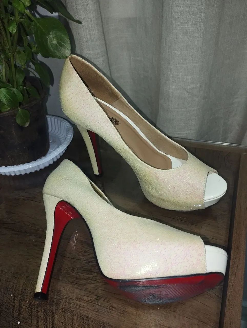 Scarpin com glitter número 37