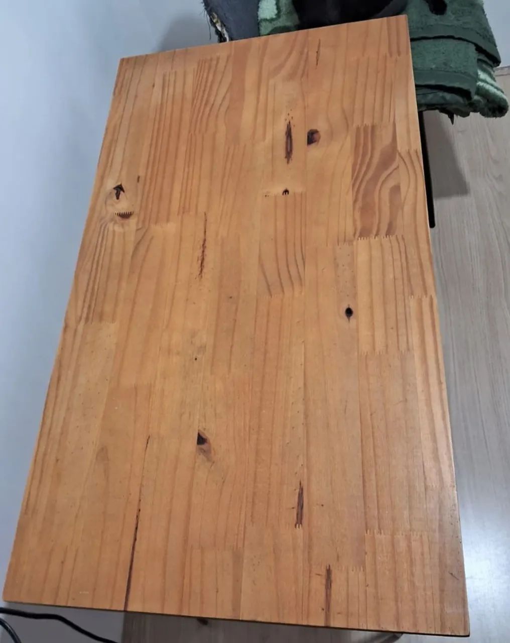 Mesa de madeira com pés de ferro  - Foto 2