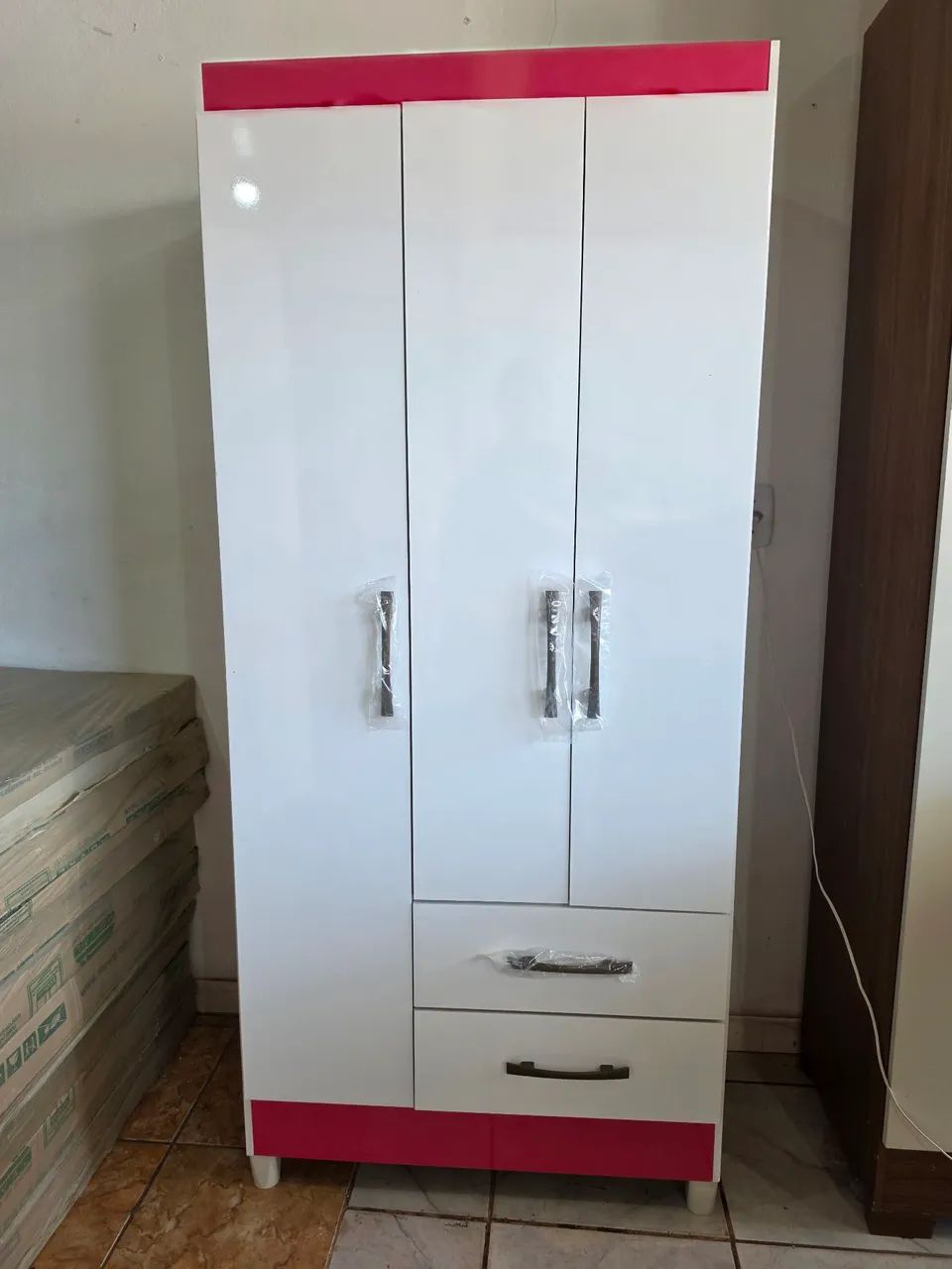 Guarda roupa roupa de solteiro novo