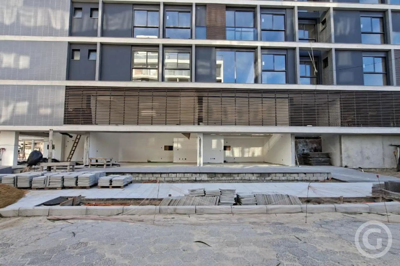 Loja com mezanino e deck em Jurerê, Florianópolis - Foto 3