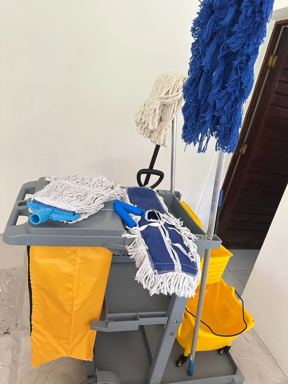 Kit carrinho de limpeza  - Foto 3