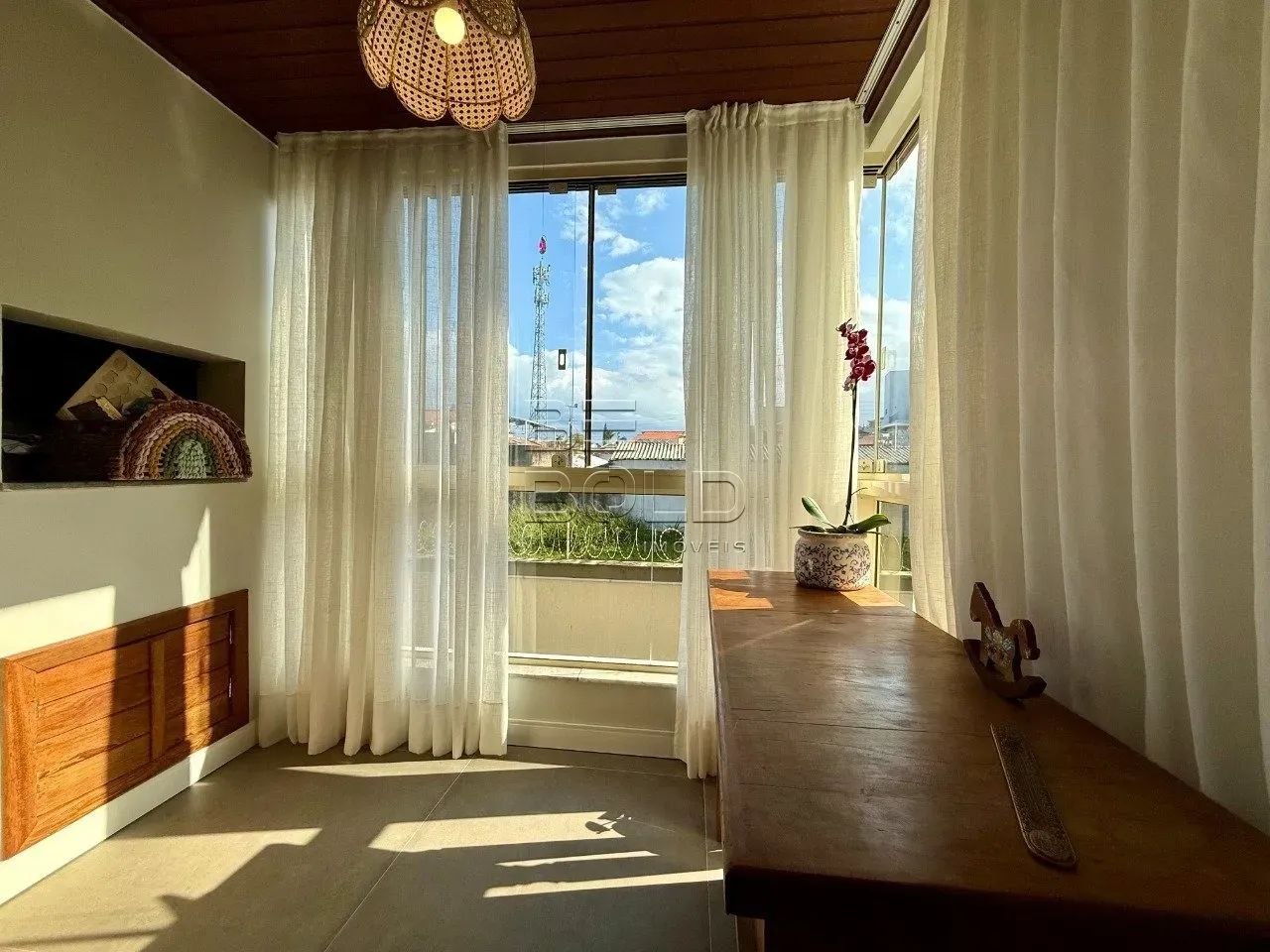 Apartamento com 2 dormitórios em Coqueiros - Foto 2