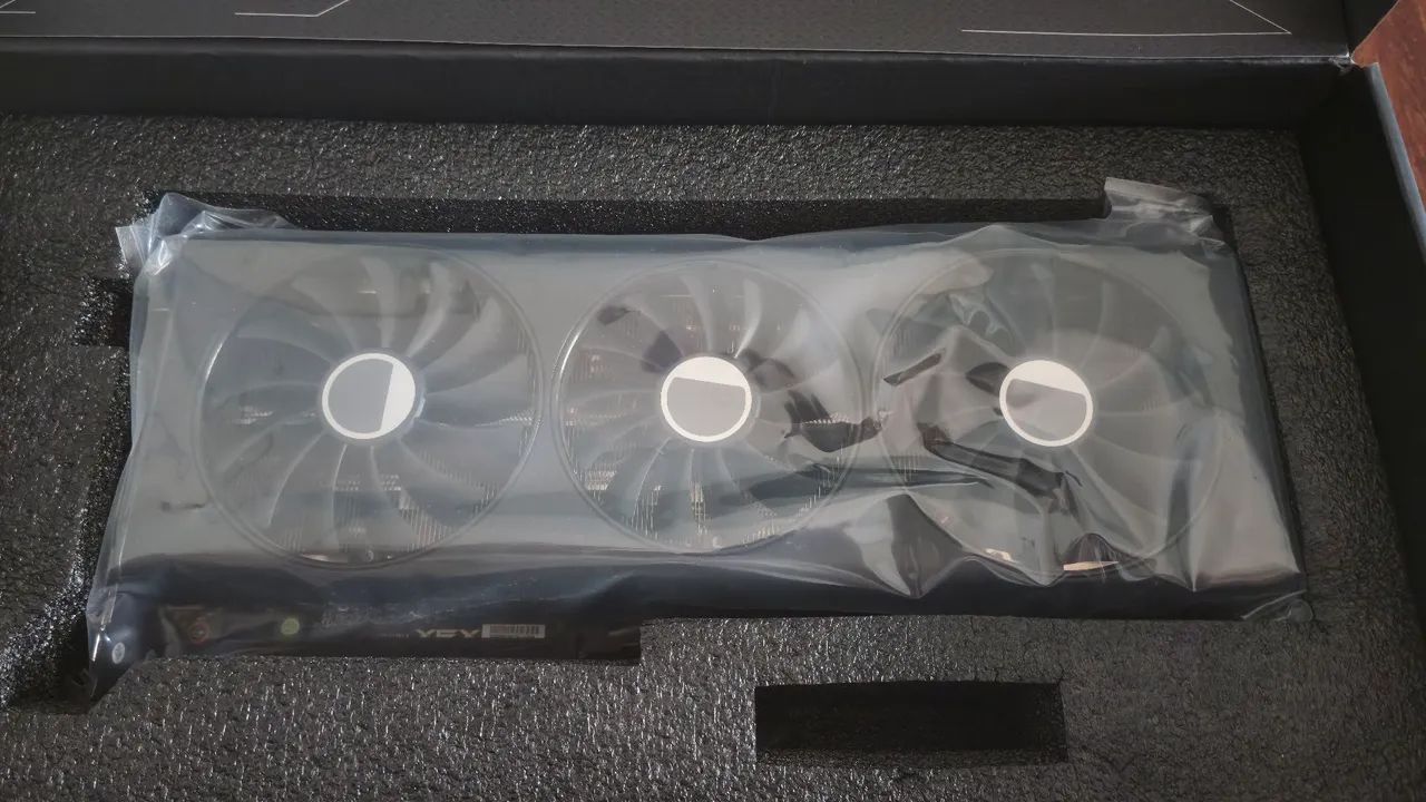 Placa de Vídeo RX 7800 XT XFX - Foto 2